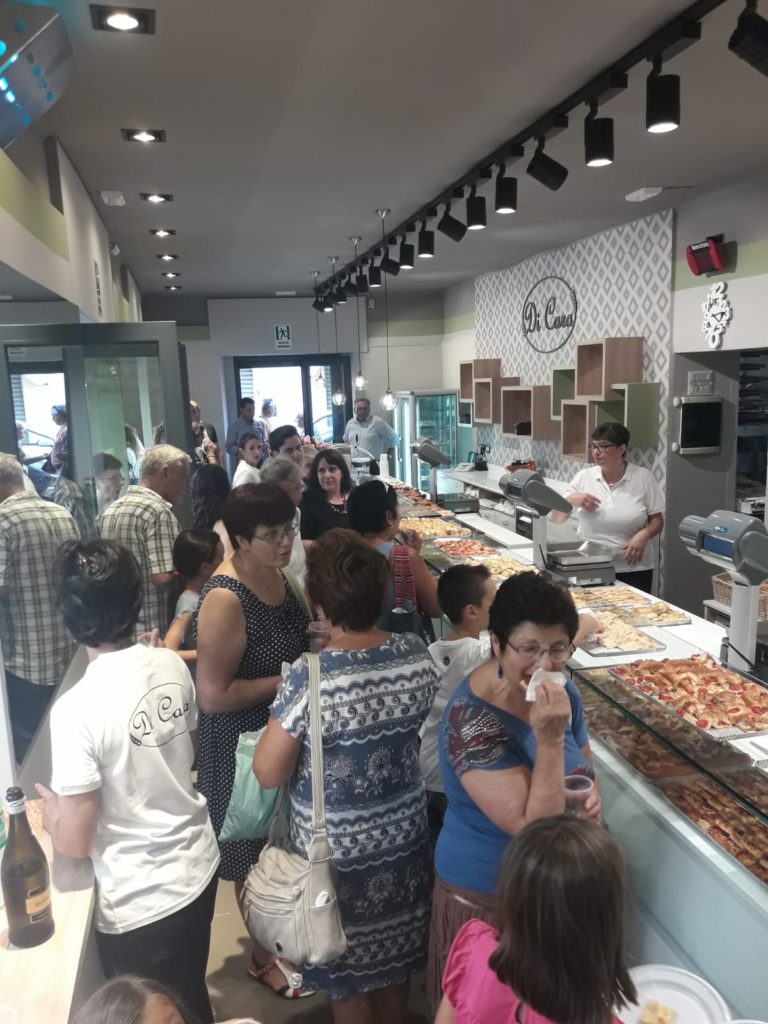 Inaugurazione negozio Genova Pegli - Focacceria Pasticceria Gastronomia Di Cara