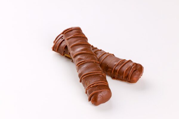 barretta di frolla con ganache di cioccolato bianco ricoperto da cioccolato al latte - cioccolato - focacceria pasticceria forno di cara - genova pegli